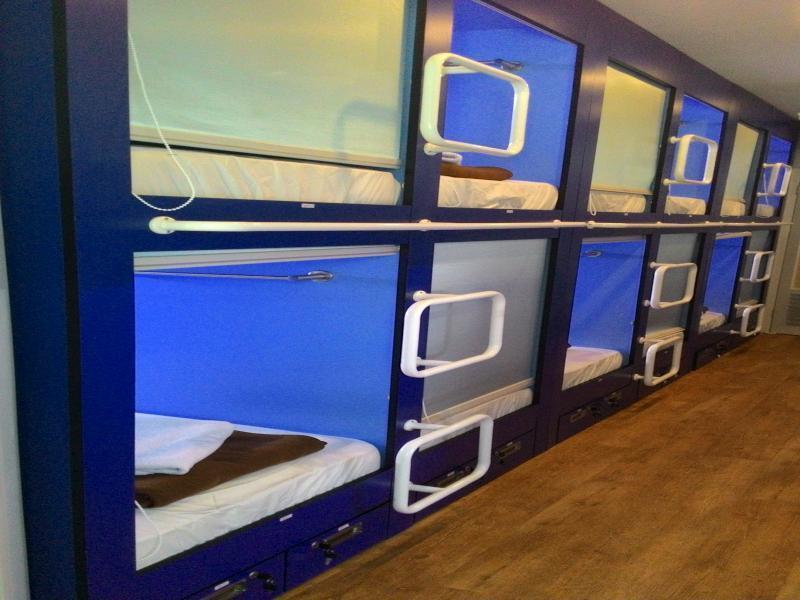 Qb Sleep Capsule Hotel Кута Екстериор снимка