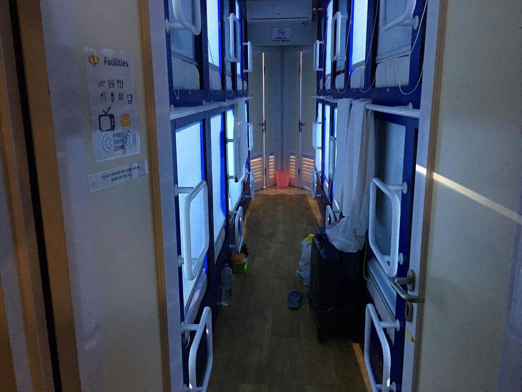 Qb Sleep Capsule Hotel Кута Екстериор снимка