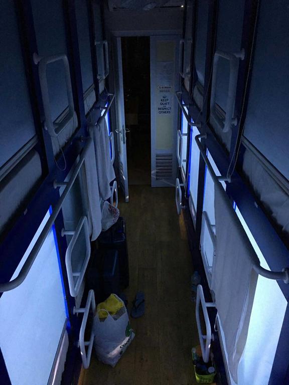 Qb Sleep Capsule Hotel Кута Екстериор снимка
